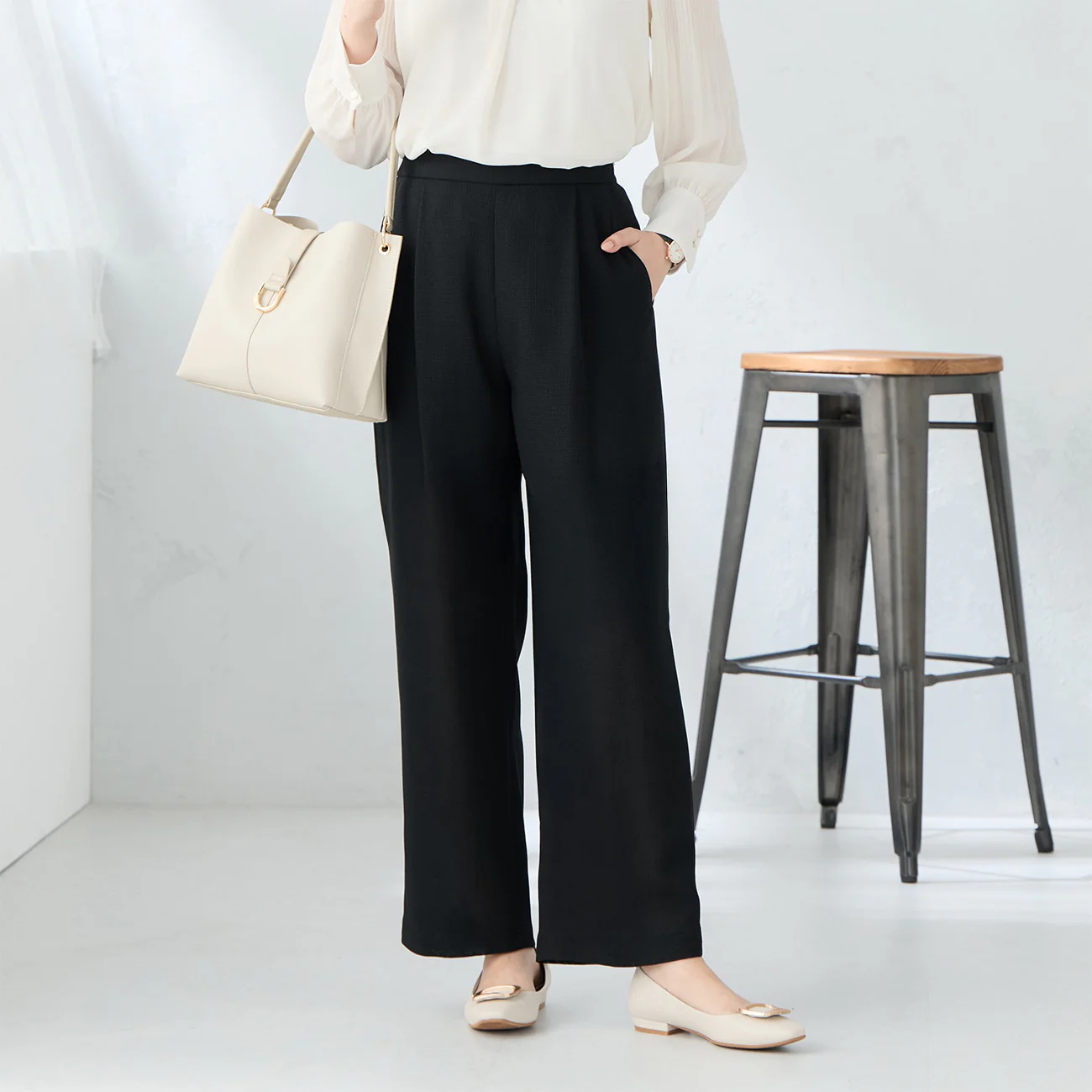 TRICKER Leno Weave Single-Pleated Wide Pants - Black