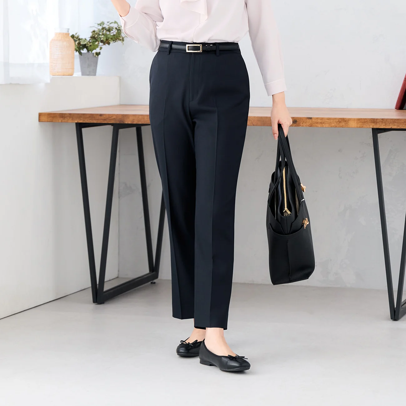 Stretch Bright Twill Straight Pants - Navy