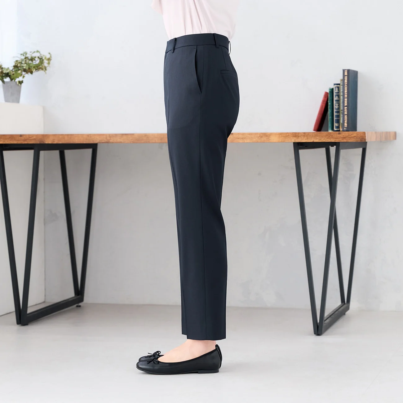 Stretch Bright Twill Straight Pants - Navy - Image 4