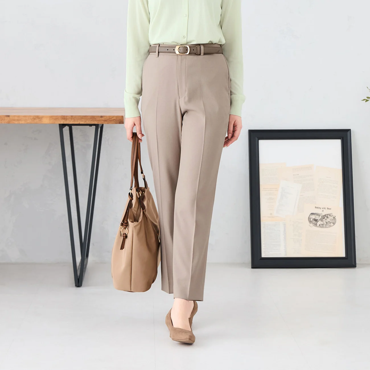 Stretch Bright Twill Straight Pants - Beige