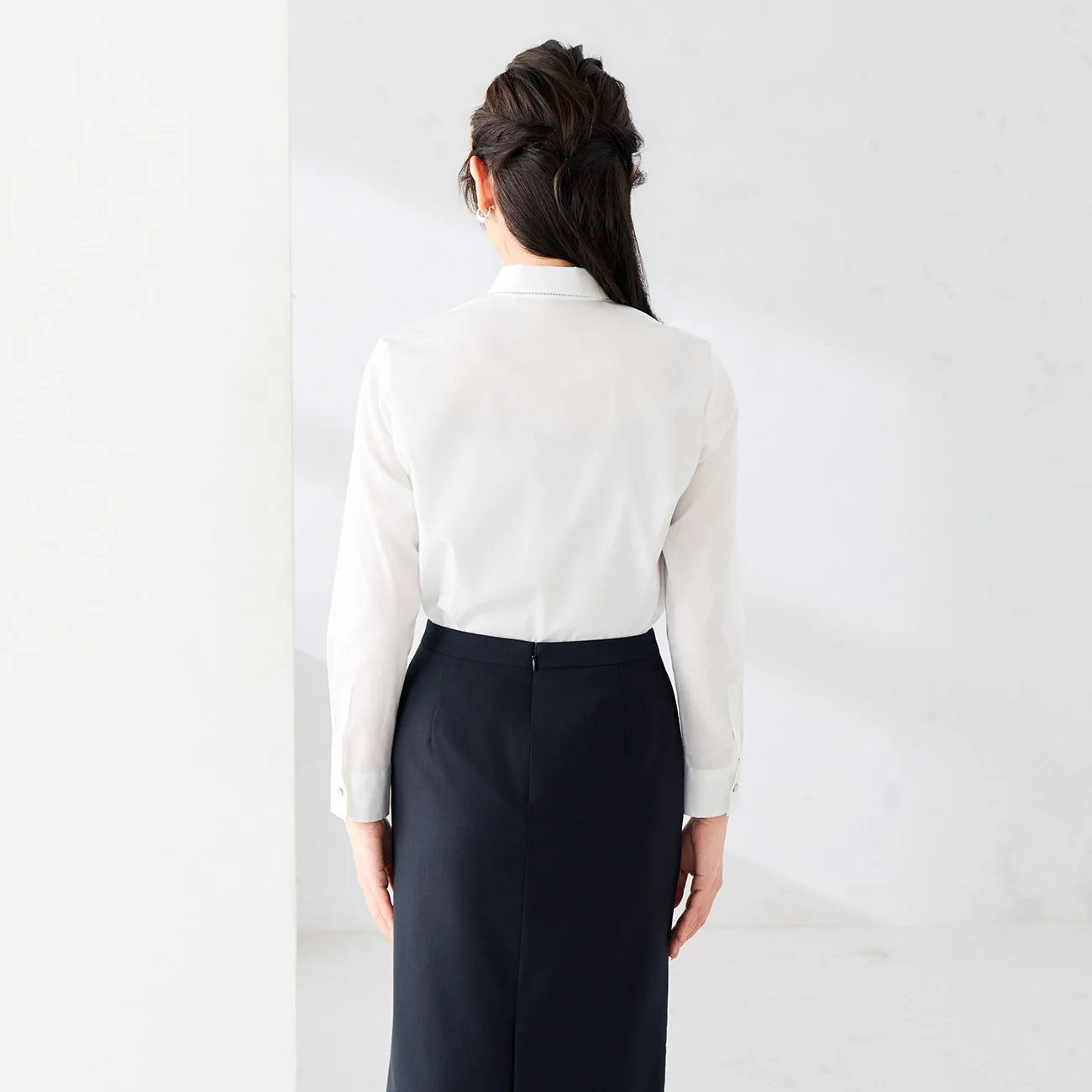 Women's Wrinkle-resistant Stretch Shirt with Ribbon - White - Image 5