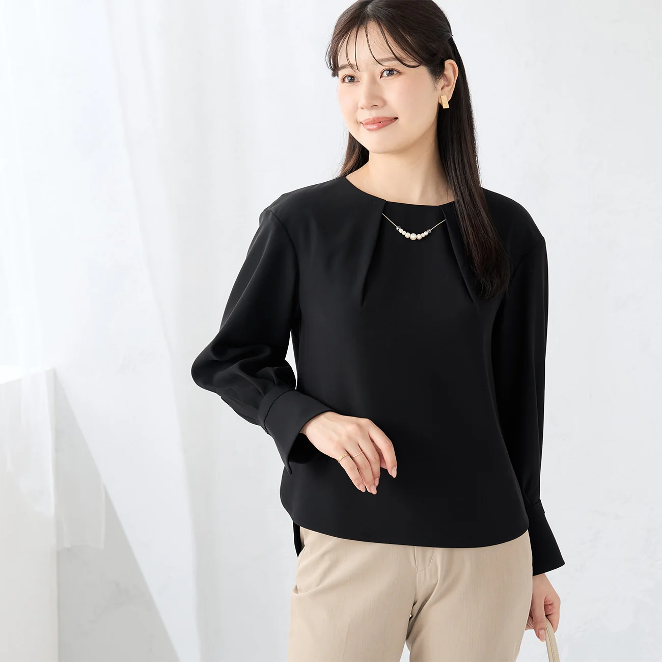 Blouse With Detachable Accessories - Image 12