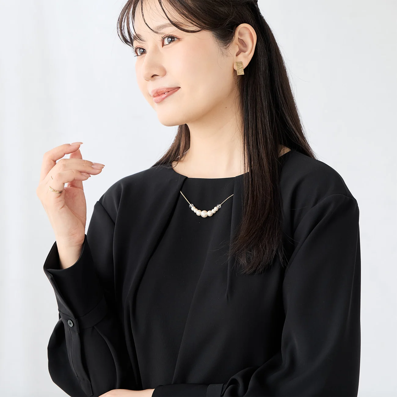 Blouse With Detachable Accessories - Image 17