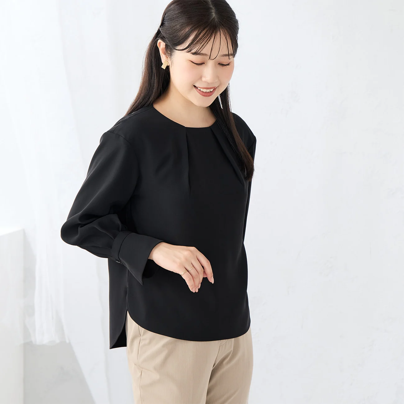 Blouse With Detachable Accessories - Image 19