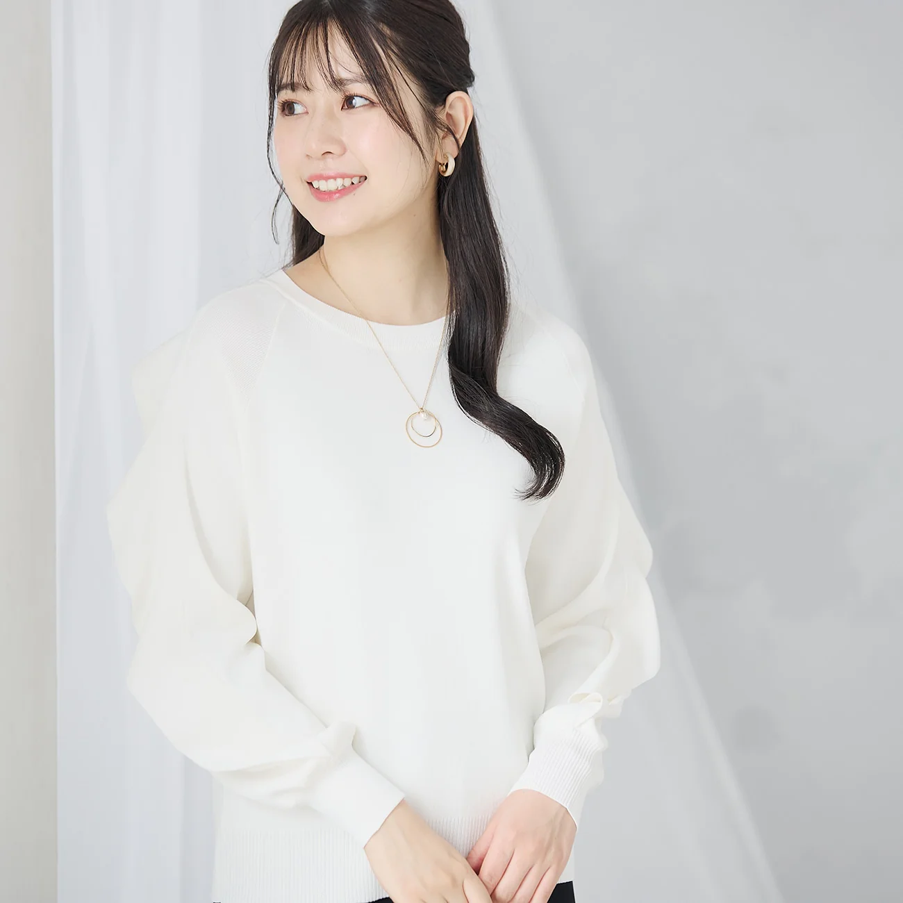 Ruffle-Sleeve Oversized Knit Pullover - Image 4