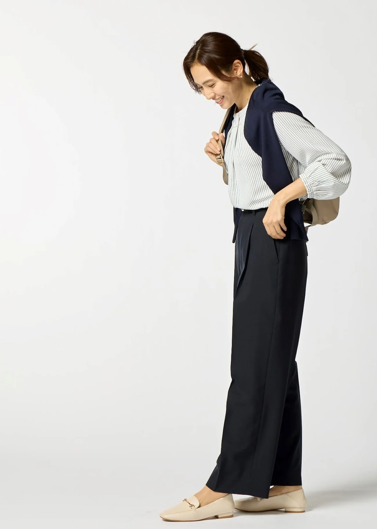 2-Way Blouse with Accessory - Image 17