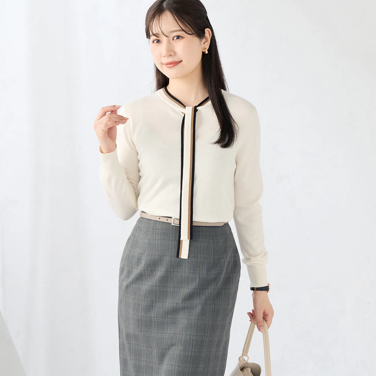 Washable Contrast Wool Silk Blend Bowtie Sweater - Image 3