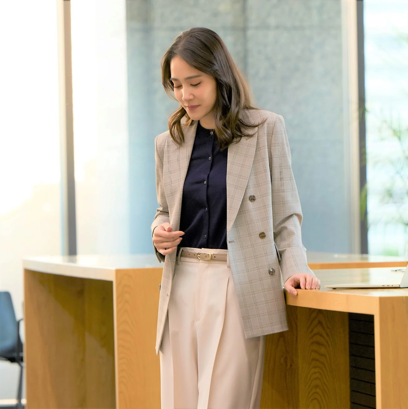 Silk Blend Cardigan - Image 18