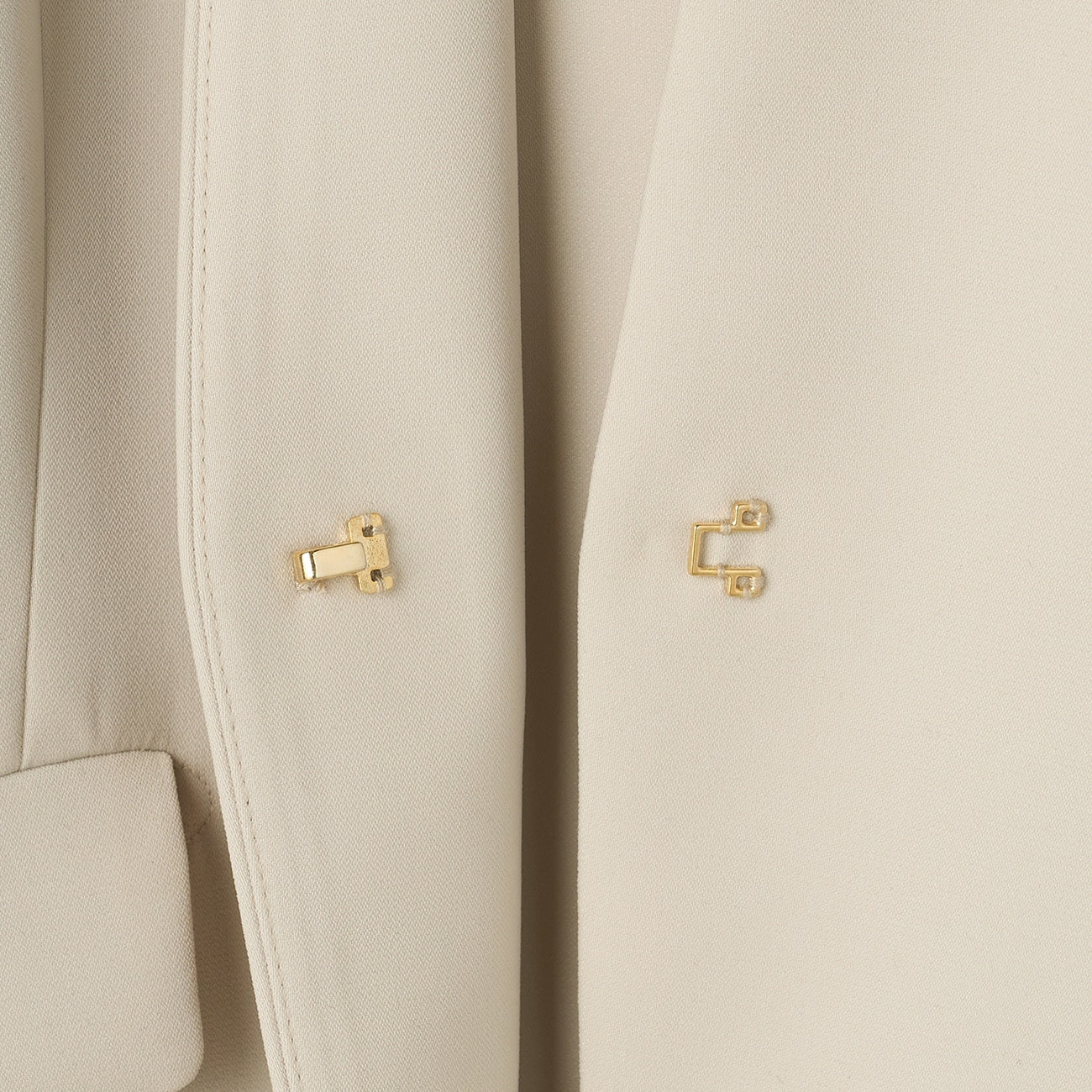 THE THIRD SUITS Double Cloth Collarless Jacket - Beige - Image 12