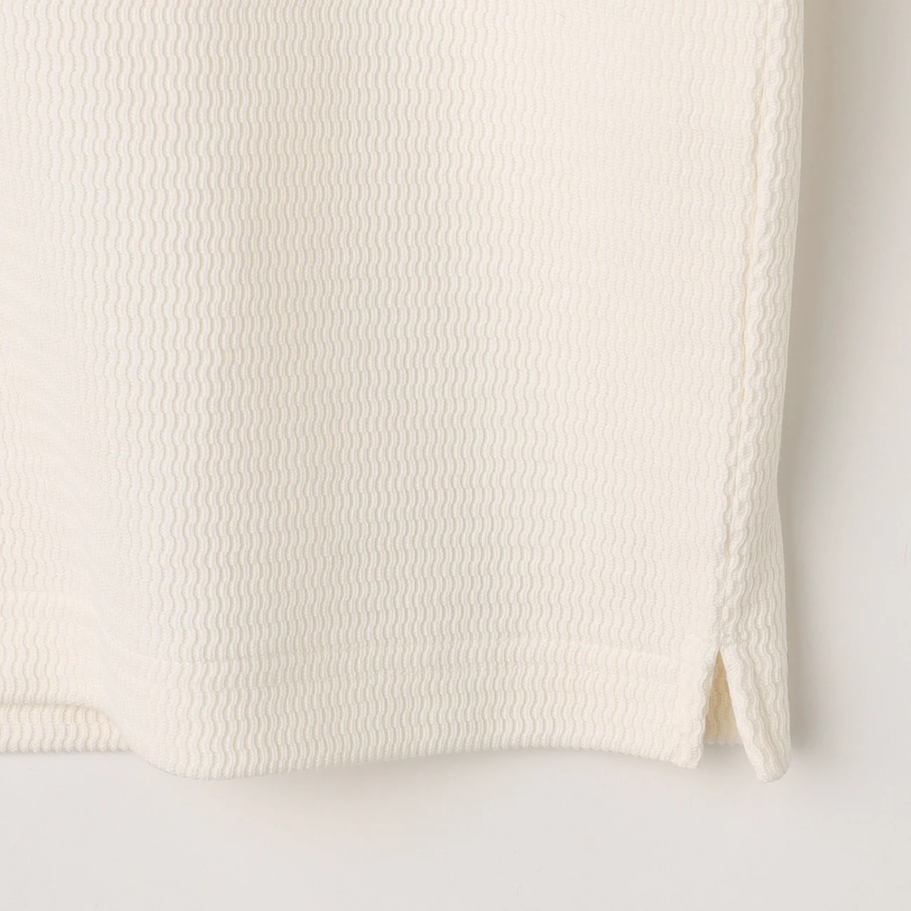 Wave Textured Crew Neck T-Shirt - Image 6