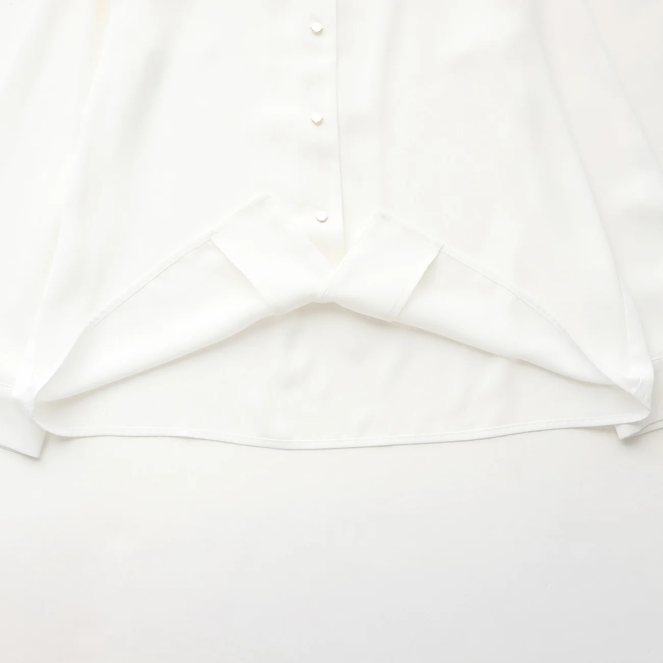 Metal Button Open-Front V-Neck Blouse - Image 15