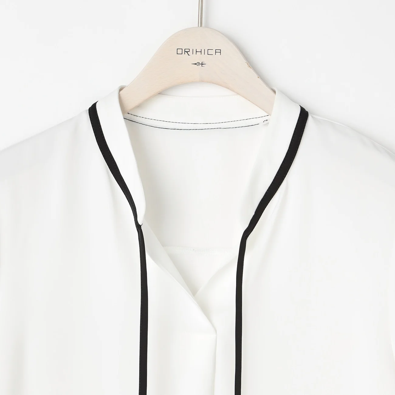 Contrast Bow Tie Blouse - Image 7